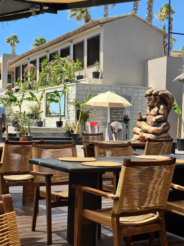 Uma Beach - Premium beach club hizmeti